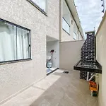 Casas Duplex Todas Com 3 Suiites Ambas Com Ar Condicionado, Varanda, Internet E Churrasqueira Privativa No Residencial Jardins De Taperpua 2 Codominio A Poucos Metros Da Praia De Taperapua, Com Piscina E Area Gourmet.