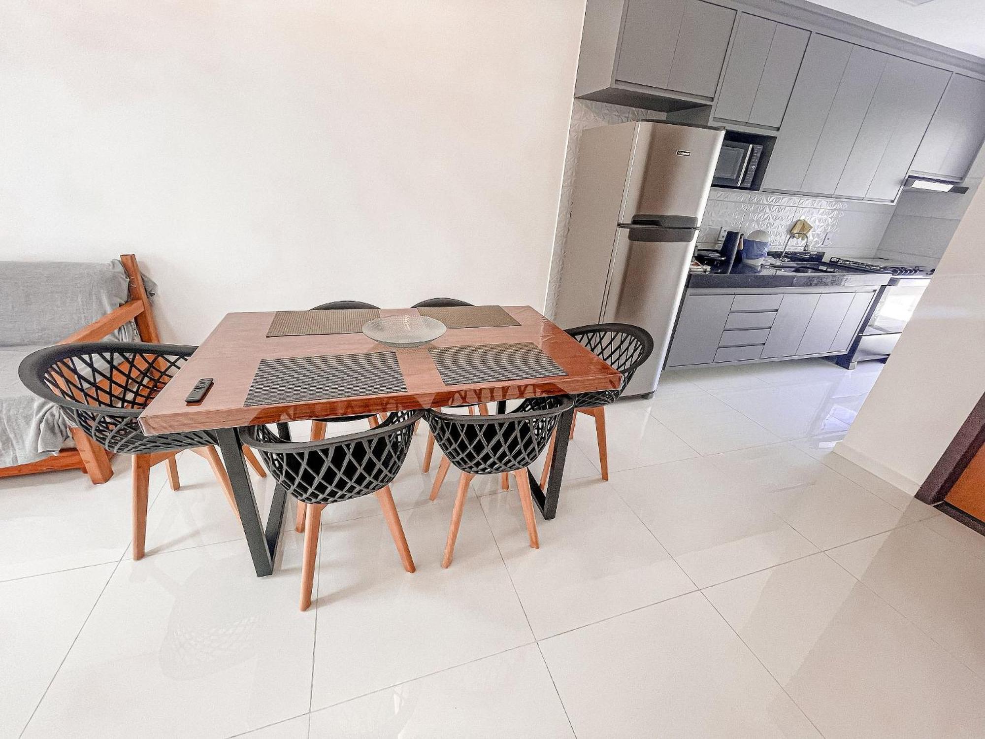 Casas Duplex Todas Com 3 Suiites Ambas Com Ar Condicionado, Varanda, Internet E Churrasqueira Privativa No Residencial Jardins De Taperpua 2 Codominio A Poucos Metros Da De Taperapua, Com Piscina E Area Gourmet.