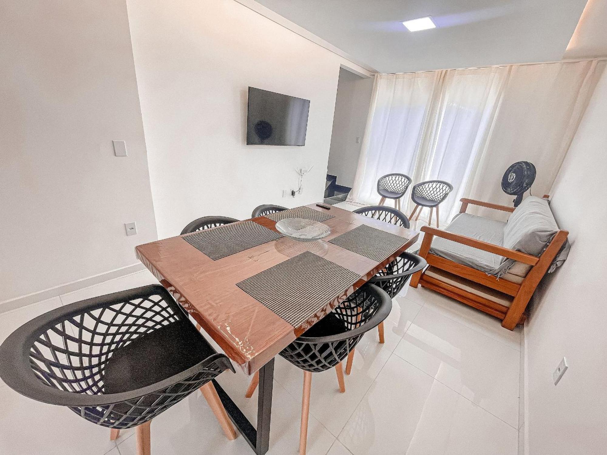 Casas Duplex Todas Com 3 Suiites Ambas Com Ar Condicionado, Varanda, Internet E Churrasqueira Privativa No Residencial Jardins De Taperpua 2 Codominio A Poucos Metros Da De Taperapua, Com Piscina E Area Gourmet. * Porto Seguro