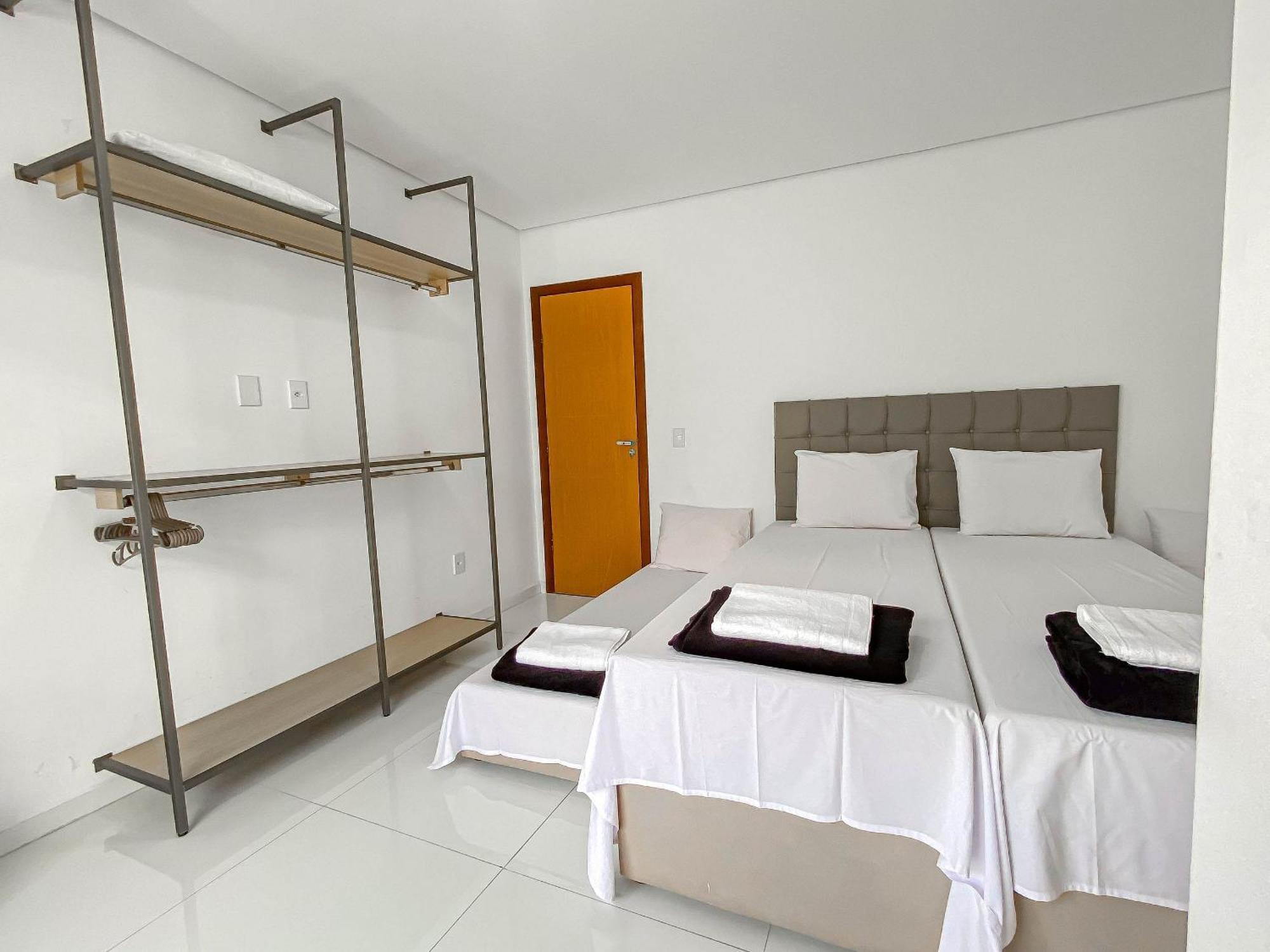 Casas Duplex Todas Com 3 Suiites Ambas Com Ar Condicionado, Varanda, Internet E Churrasqueira Privativa No Residencial Jardins De Taperpua 2 Codominio A Poucos Metros Da De Taperapua, Com Piscina E Area Gourmet. *
